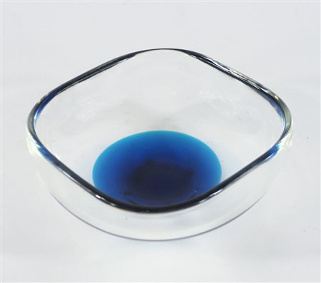 Venini: svuotatasche in vetro trasparente con decoro blu. Firma incisa Venini...