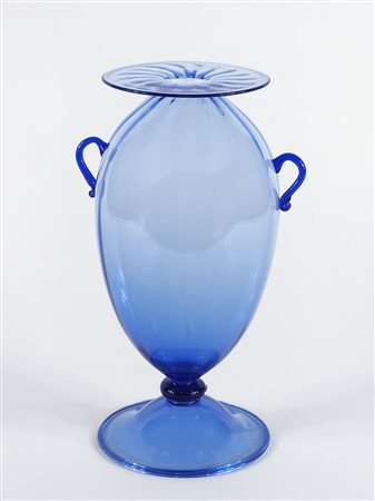 Pauly: vaso in vetro trasparente blu con manici applicati e collo...