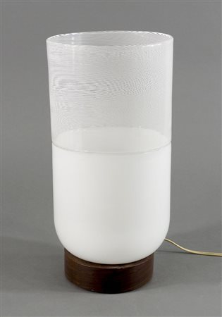Venini: lampada da tavolo in vetro con canne filigrana lattimo, disegno di T....