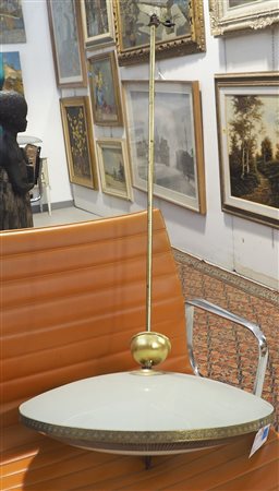 Lampada a spsoensione a forma di disco volante in veto opaco con montatura in...