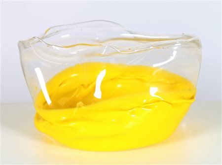 PESCE GAETANO (n. 1939) Vaso in resina, per Cirva Marsiglia. -. Cm 24,00 x...