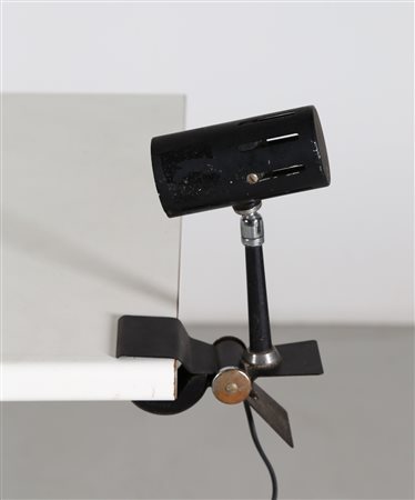 MANIFATTURA ITALIANA Lampada da tavolo. -. Cm 13,00 x 24,00 x 7,00. Metallo...