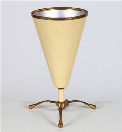 MANIFATTURA ITALIANA Lampada da tavolo, anni 50. -. Cm 13,00 x 20,00 x 13,00....