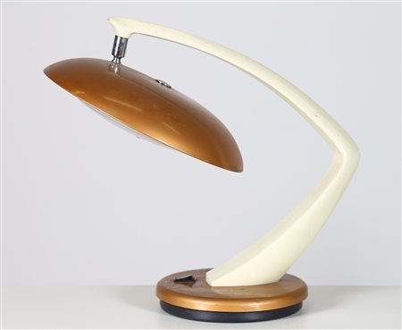 FASE Lampada da tavolo, mod. Boomerang, anni 60. -. Cm 41,00 x 41,00 x 30,00....