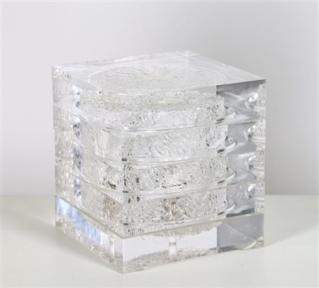 MANIFATTURA ITALIANA Lampada da tavolo. -. Cm 18,00 x 19,50 x 18,00. Plexiglass