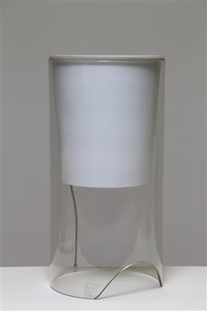 CASTIGLIONI ACHILLE (1918 - 2002) Lampada da tavolo in cristallo trasparente...