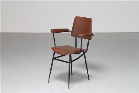 MANIFATTURA ITALIANA Poltroncina ine metallo laccato e sky, anni 60. . Cm...