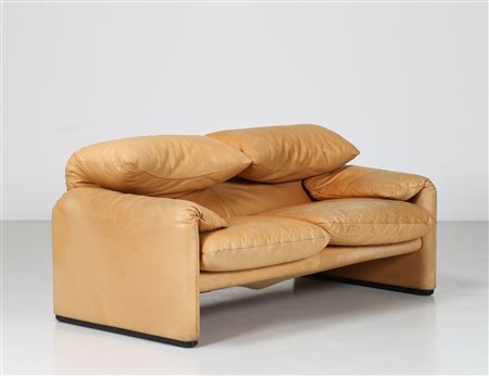 MAGISTRETTI VICO (1920 - 2006) Divano in metallo rivestito in pella mod....