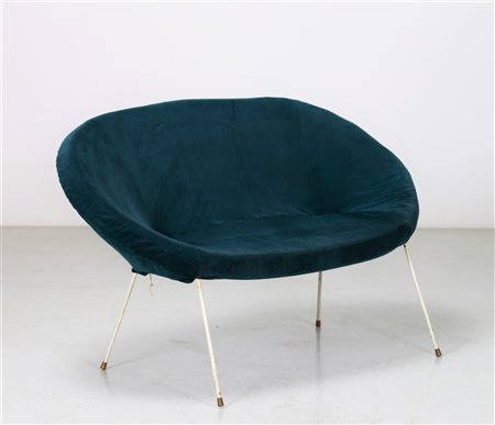 MANIFATTURA ITALIANA Divanetto due posti, anni 60. -. Cm 136,00 x 84,00 x...