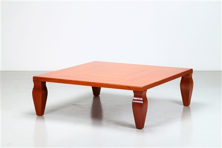 LEON KRIER Tavolino da salotto. -. Cm 122,50 x 40,50 x 122,50. Legno di...