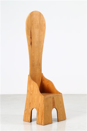 CEROLI MARIO (n. 1938) Sedia trono, in legno di pino, serie Mobili nella...