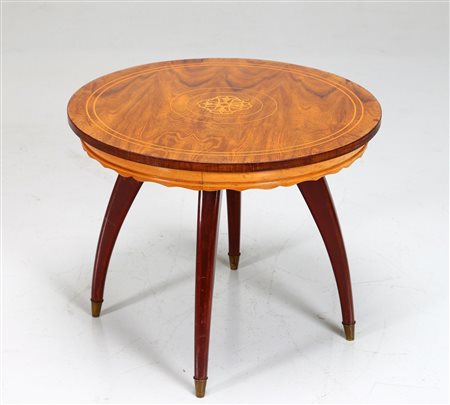 MANIFATTURA ITALIANA Tavolino. -. Cm 61,00 x 50,00 x 61,00. Legno, piano...