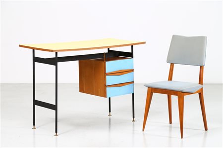 MANIFATTURA ITALIANA Scrittoio con sedia. -. Cm 110,00 x 80,00 x 55,00....