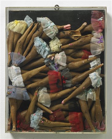 ARMAN FERNANDEZ (1928 - 2005) Candy. 1970. Inclusione in plexiglass. Cm 26,50...