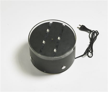 GRUPPO MID (n. 1964) Generatore n.5. 1966. Assemblaggio. Cm 22,00 x 22,00 x...