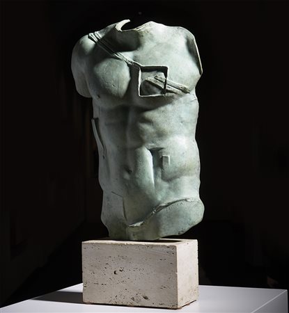 Igor Mitoraj 1944 - 2014 Persée Bronzo 37.5 x 27 x 8 cm (14.76 x 10.63 x 3.15...