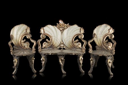 Fratelli Testolini (attr.) Fornitura da salotto in legno intagliato,...