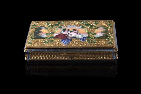 Tabacchiera rettangolare in oro con corpo cesellato a motivi stilizzati e...