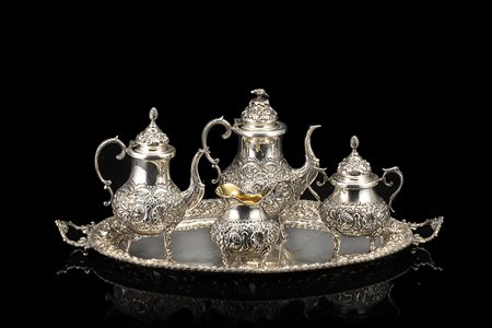 Servizio da tè e caffè in argento con interni in vermeille composto da...