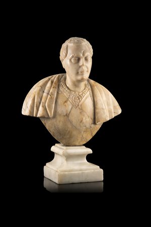 Antica scultura in alabastro raffigurante imperatore (h. cm 26) Su base a...