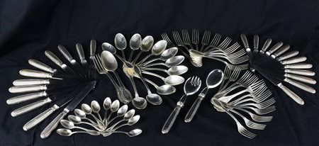 SERVIZIO DI POSATE IN ARGENTO DA 12 peso complessivo (esclusi i coltelli) gr...