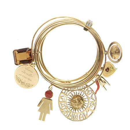 Bracciale in oro giallo 18kt Composto da tredici cerchi trattenuti da motivo...