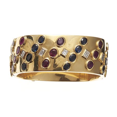 Bracciale in oro giallo 18kt Rigido, zaffiri e rubini taglio ovale, diamanti...