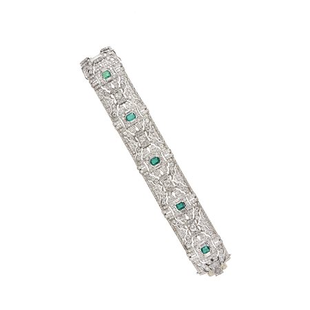 Bracciale in oro bianco 18kt, 1930 circa Percorso al centro da cinque...