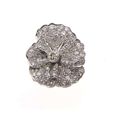 Anello in oro bianco 18kt e diamanti A fiore con diamanti taglio huit-huit e...