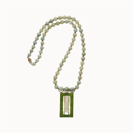 Collana in oro giallo 18kt A un filo di quarzo avventurina, con centrale di...