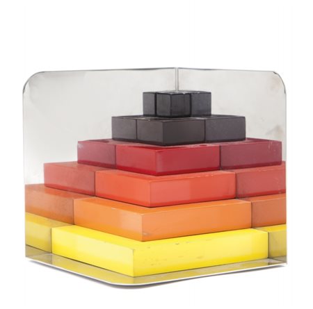 JOE TILSON (1928-) Ziggurat 1966-1968legno dipinto e metallo cm 17 5x17 5x17...
