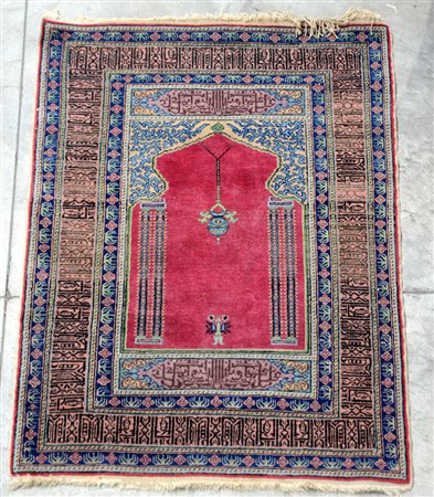Tappeto preghiera, Anatolia secolo XX. Mirab a fondo ciclamino con colonne e...