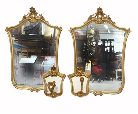 Lotto composto da una coppia di specchi e due ventole ad una fiamma in legno...