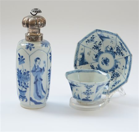 Vasetto con coperchio in argento unito ad una coppetta con piattino (h. max...