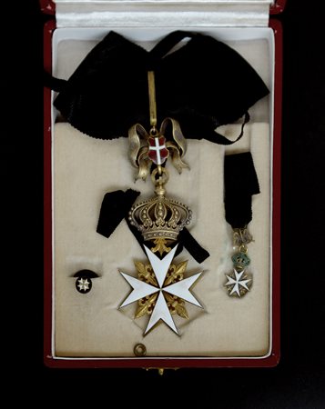 Insegna da collo e mignon dell'ordine dei cavalieri di Malta in argento e...