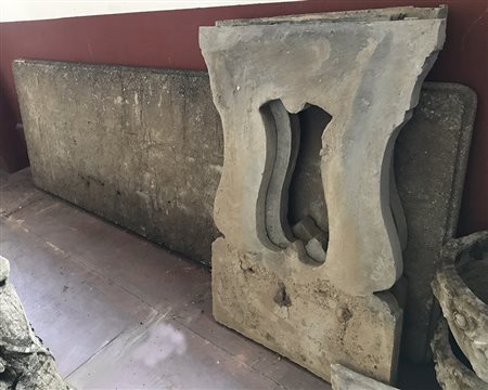 Tavolo da giardino in cemento con sostegni a lira (difetti)