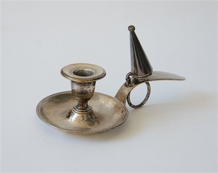 Bugia in argento con spegnimoccolo. Argentiere marchio RG (g 212 lordi...