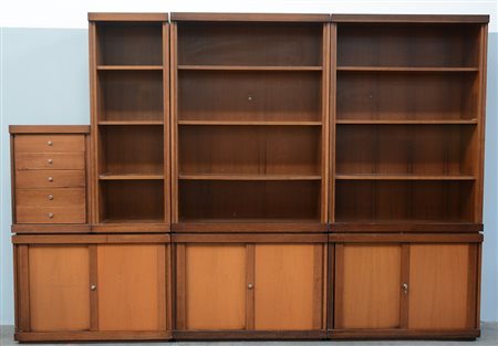 Mobile componibile asimmetrico in compensato impiallacciato composto da tre...