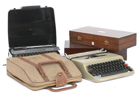 Lotto coposto da due scatole in legno con coperchio e due macchine da...