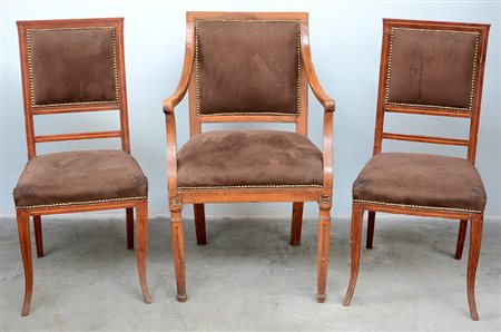 Lotto composto da una poltrona e due sedie di epoche differenti (difetti)