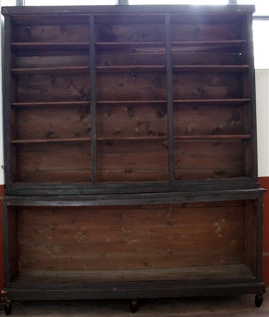 Libreria in legno con vani a giorno e piedini torniti (cm 210x247x44)...