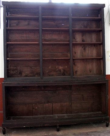 Libreria in legno con vani a giorno e piedini torniti (cm 210x247x44)...