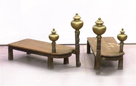 Coppia di antichi alari in ferro battuto con pomoli in bronzo tornito,...