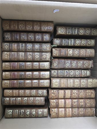 [LEGATURE] Lotto di volumi in 8vo e 16mo di interesse prevalentemente storico...