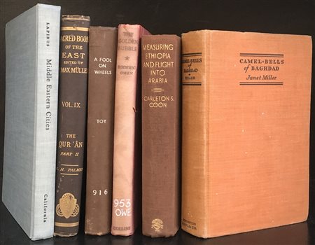 [MEDIO-ORIENTE] Una serie di libri sul medio-oriente legati in tela colorata,...