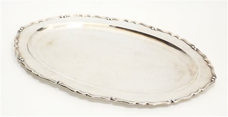 Vassoio ovale in argento a bordo sagomato (gr 700)