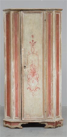 Antica angoliera ad un anta interamente laccata avorio e rosso manganese...