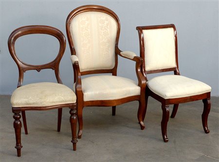 Lotto composto da una poltrona e due sedie di differenti fatture,...