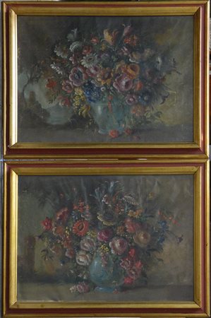 Firma indecifrata, coppia di dipinti raffiguranti vasi con fiori, olio su...