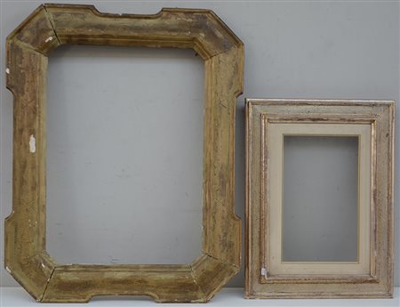 Lotto composto da una cornice del secolo XIX ed una di produzione recente...